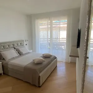 Sea View Embassy Italia